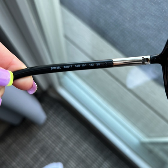 Prada sunglasses SPR25L gently used - Picture 4 of 8